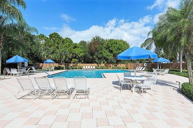 416 Buttonwood Place, Boca Raton, FL 33431