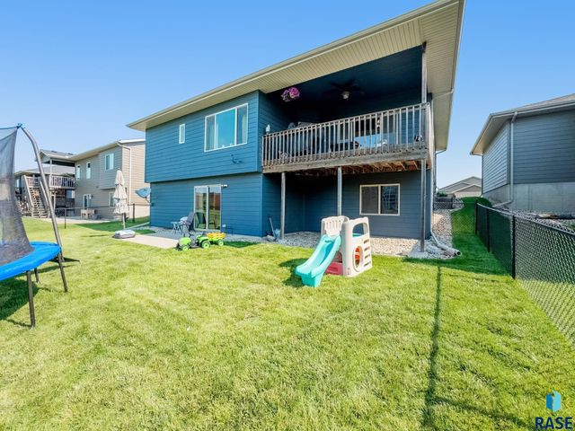 7909 W Pettigrew Ln, Sioux Falls, SD 57106