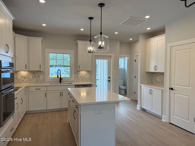 102 Lexington Lane, Southern Pines, NC 28387