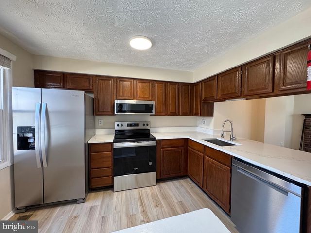 2832 NEW PROVIDENCE CT, Falls Church, VA 22042