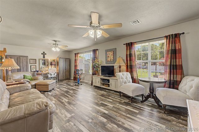 336 SE 14th Street, Pryor, OK 74361