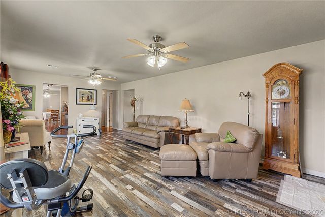 336 SE 14th Street, Pryor, OK 74361