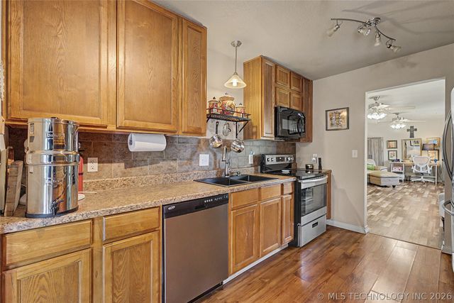336 SE 14th Street, Pryor, OK 74361