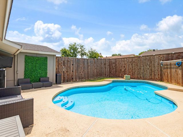 2922 Spring Brook Drive, Garland, TX 75044