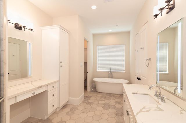 3821 N Braeswood Boulevard D, Houston, TX 77025