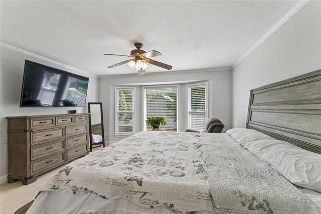 11725 England Street, Overland Park, KS 66210