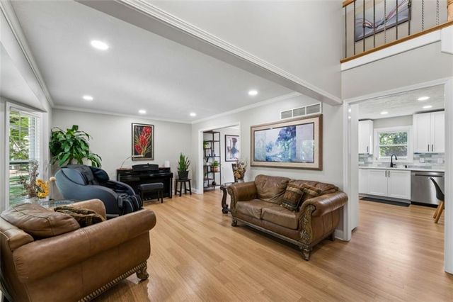 11725 England Street, Overland Park, KS 66210