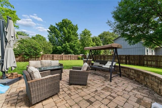 11725 England Street, Overland Park, KS 66210