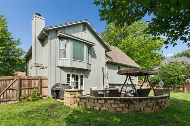 11725 England Street, Overland Park, KS 66210