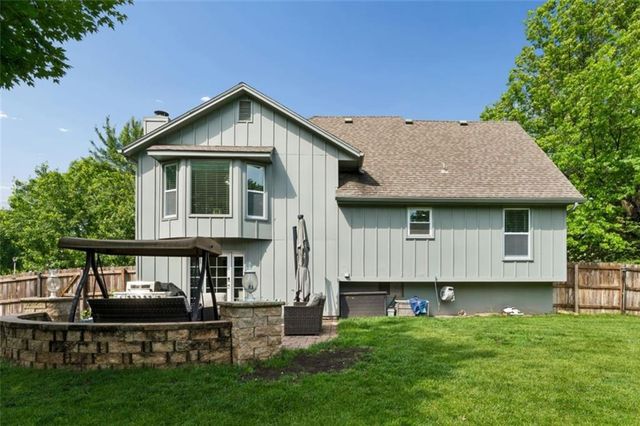 11725 England Street, Overland Park, KS 66210