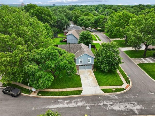 11725 England Street, Overland Park, KS 66210
