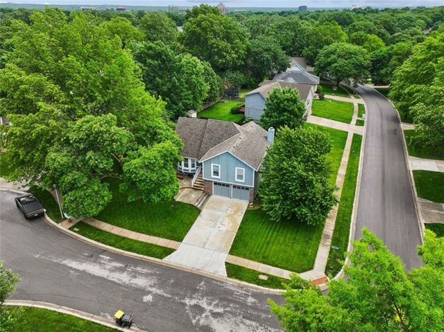 11725 England Street, Overland Park, KS 66210