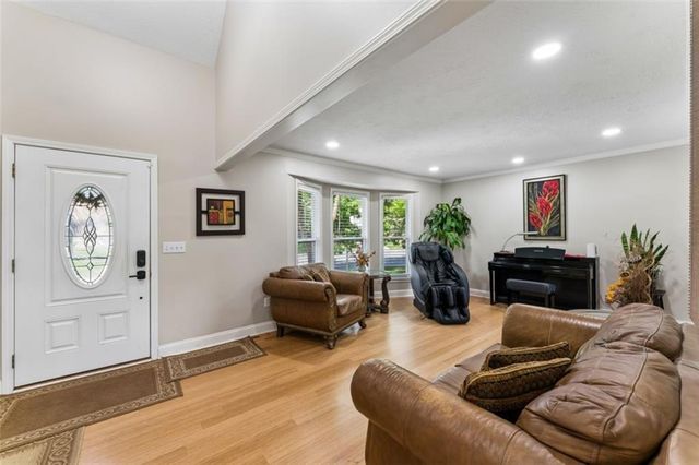 11725 England Street, Overland Park, KS 66210