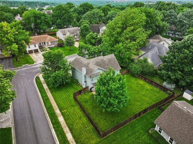 11725 England Street, Overland Park, KS 66210
