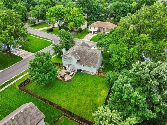 11725 England Street, Overland Park, KS 66210