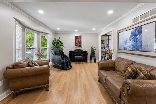 11725 England Street, Overland Park, KS 66210
