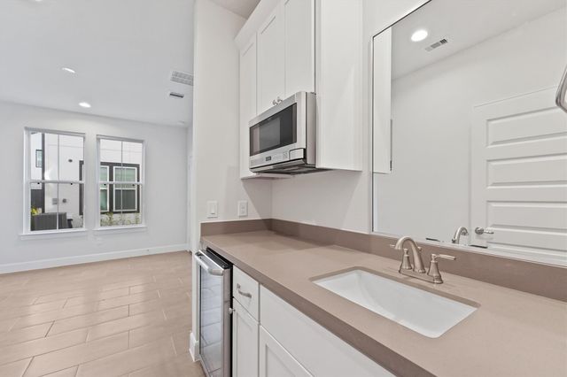 2802 Grand Fountains Drive G, Houston, TX 77054