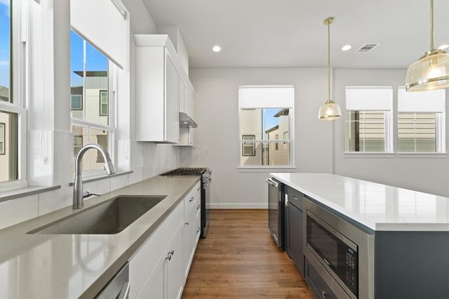 2802 Grand Fountains Drive G, Houston, TX 77054