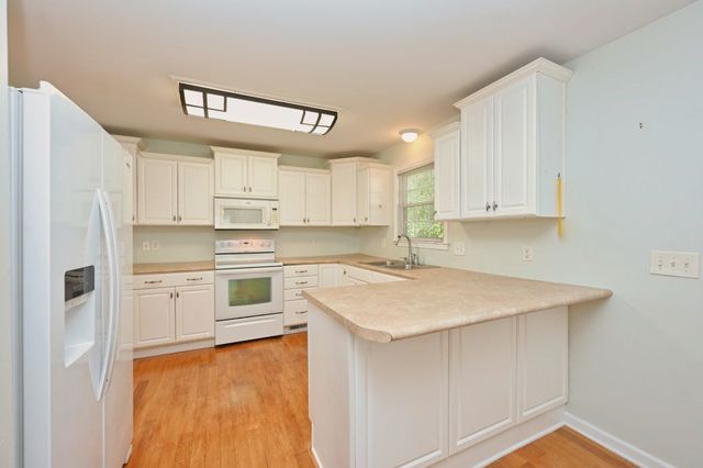 102 Becker Ave, Old Hickory, TN 37138