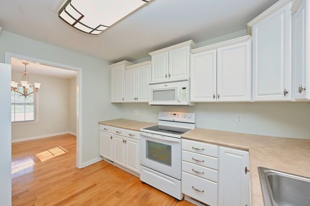 102 Becker Ave, Old Hickory, TN 37138