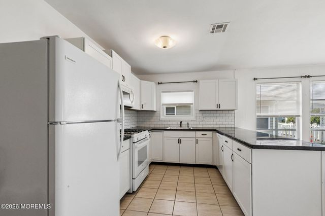 15 Spanish Wells Street, Toms River, NJ 08757