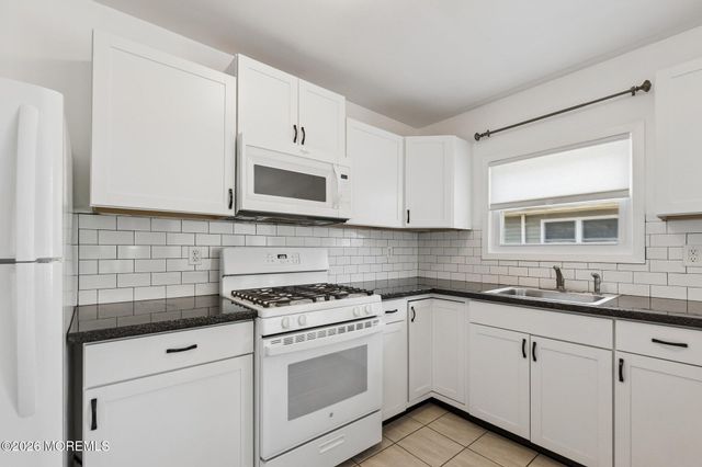 15 Spanish Wells Street, Toms River, NJ 08757