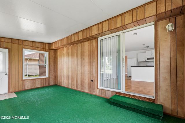 15 Spanish Wells Street, Toms River, NJ 08757