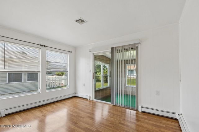 15 Spanish Wells Street, Toms River, NJ 08757