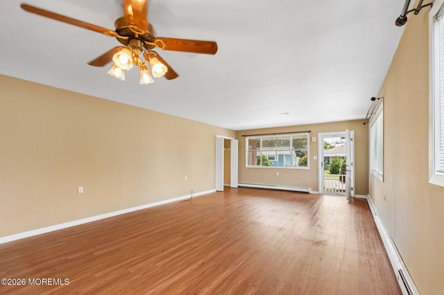 15 Spanish Wells Street, Toms River, NJ 08757