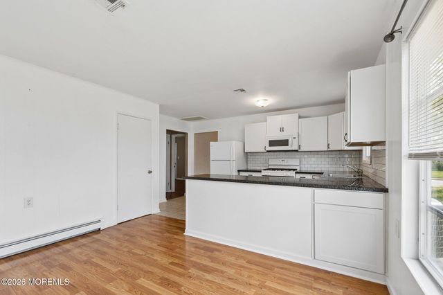 15 Spanish Wells Street, Toms River, NJ 08757