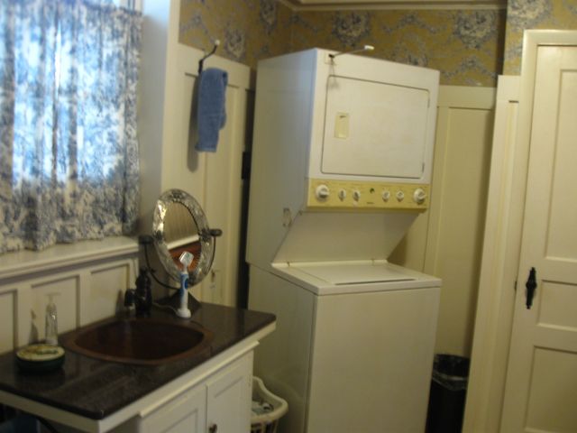 1003 Lawndale Dr, Murfreesboro, TN 37129