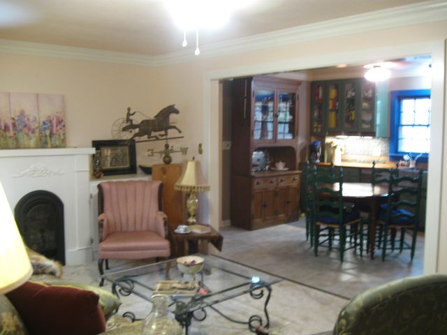 1003 Lawndale Dr, Murfreesboro, TN 37129