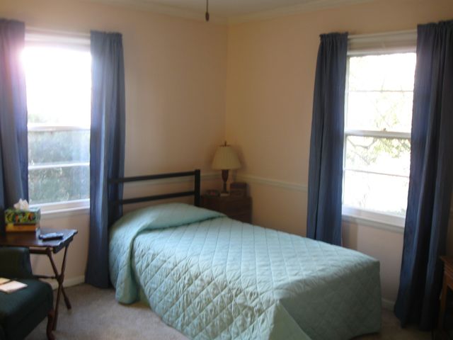 1003 Lawndale Dr, Murfreesboro, TN 37129