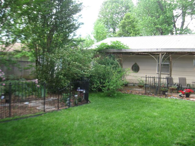 1003 Lawndale Dr, Murfreesboro, TN 37129