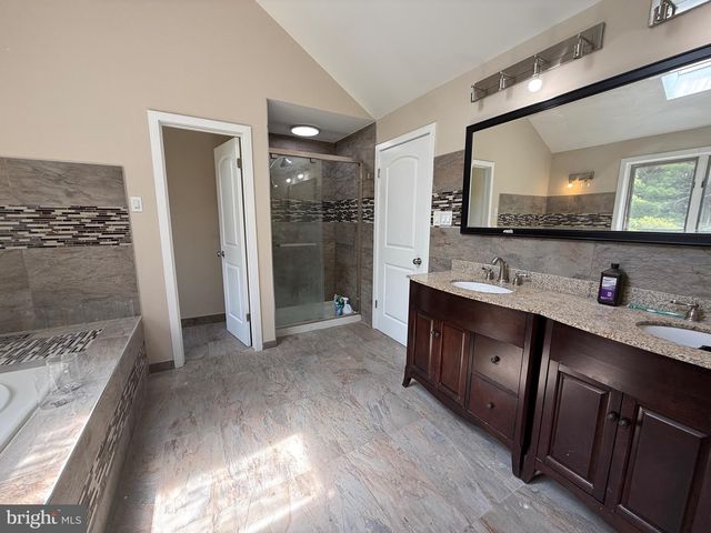 112 BOBBIE DR, Ivyland, PA 18974