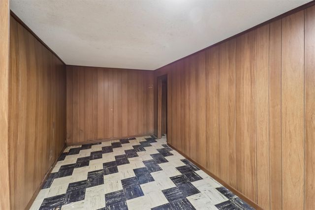 1111 N D Street, Indianola, IA 50125