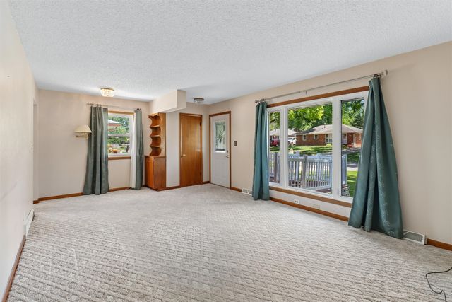 1111 N D Street, Indianola, IA 50125