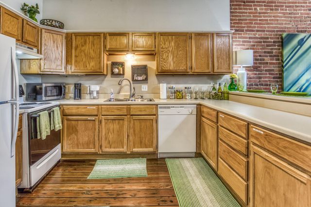 110 E Alamo Street 2, Brenham, TX 77833