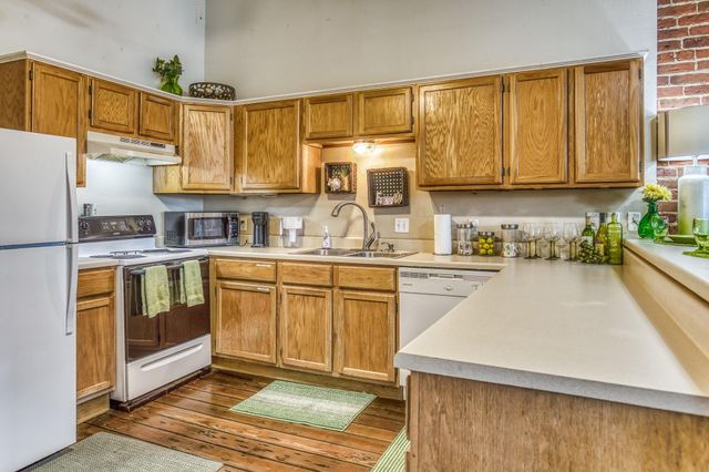 110 E Alamo Street 2, Brenham, TX 77833