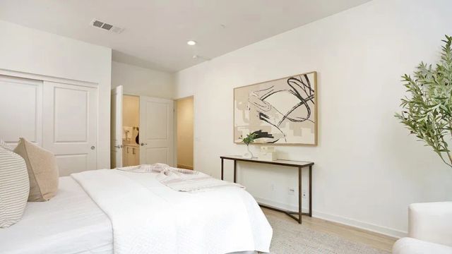 743 Beacon, Irvine, CA 92618