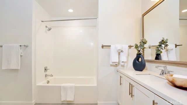 743 Beacon, Irvine, CA 92618