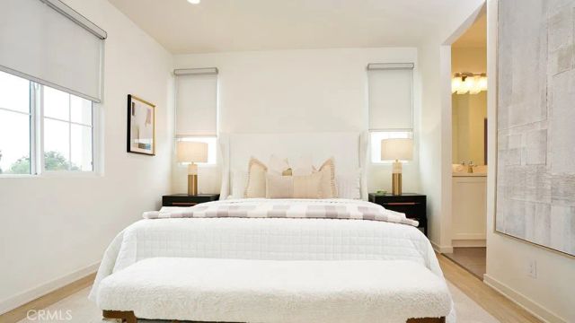 743 Beacon, Irvine, CA 92618