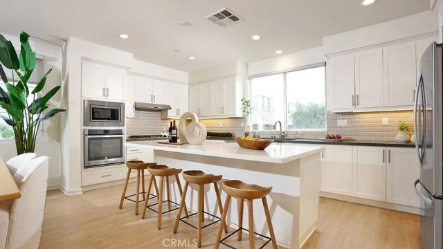 743 Beacon, Irvine, CA 92618