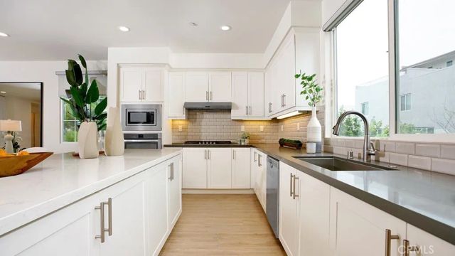 743 Beacon, Irvine, CA 92618