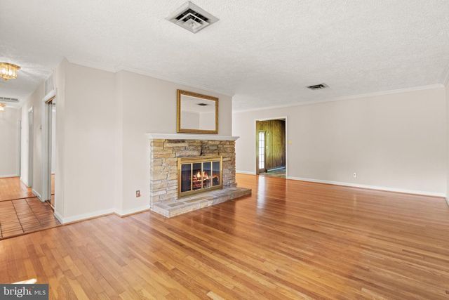 3130 CHICHESTER LN, Fairfax, VA 22031
