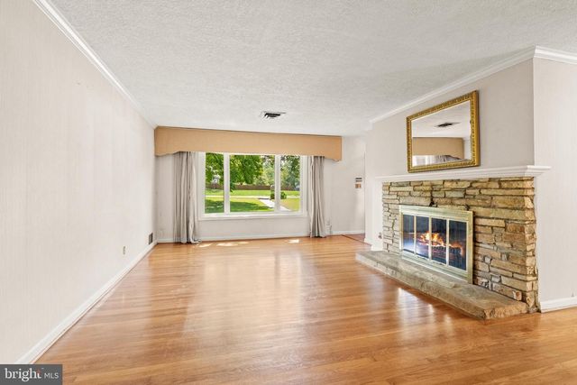 3130 CHICHESTER LN, Fairfax, VA 22031