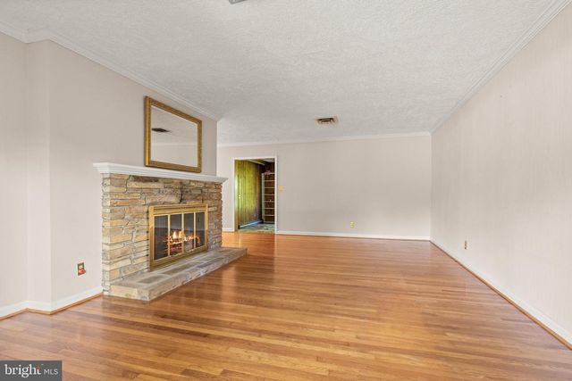3130 CHICHESTER LN, Fairfax, VA 22031