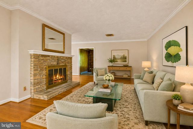 3130 CHICHESTER LN, Fairfax, VA 22031