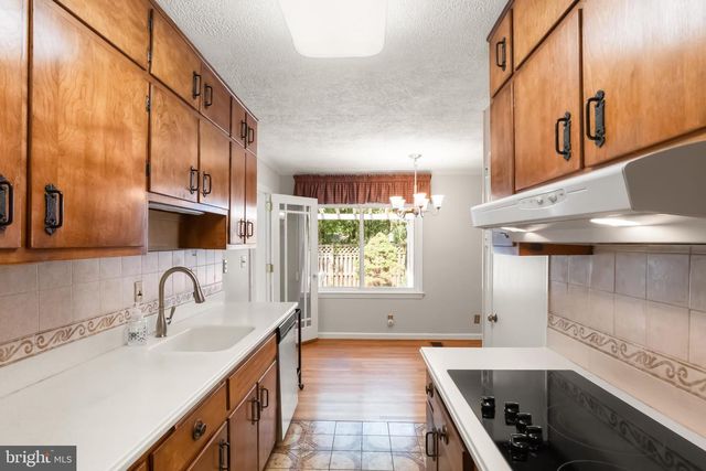 3130 CHICHESTER LN, Fairfax, VA 22031