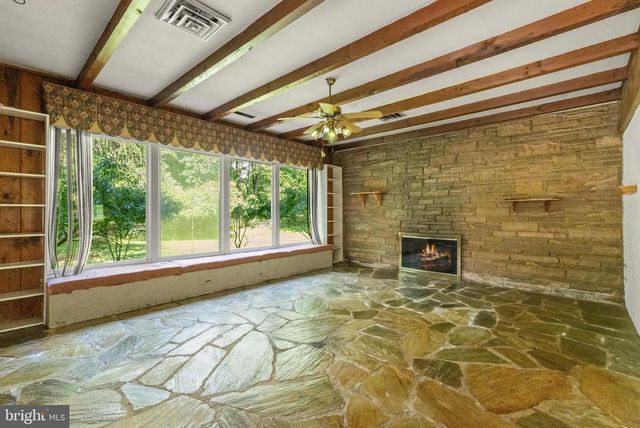 3130 CHICHESTER LN, Fairfax, VA 22031